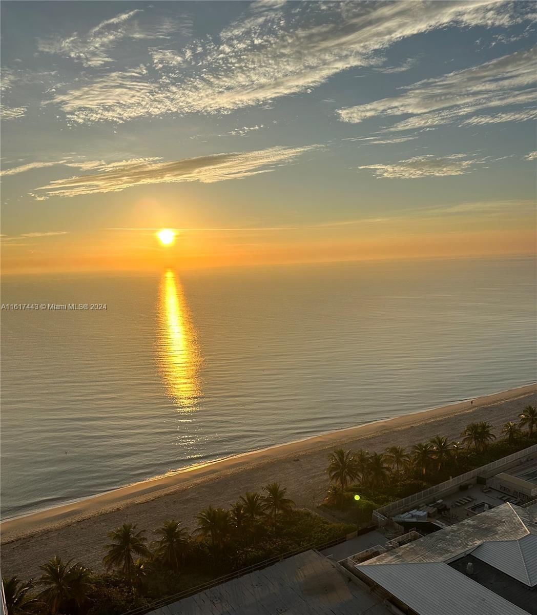 Real estate property located at 1950 Ocean Dr #17J, Broward, Hemispheres Condo, Hallandale Beach, FL