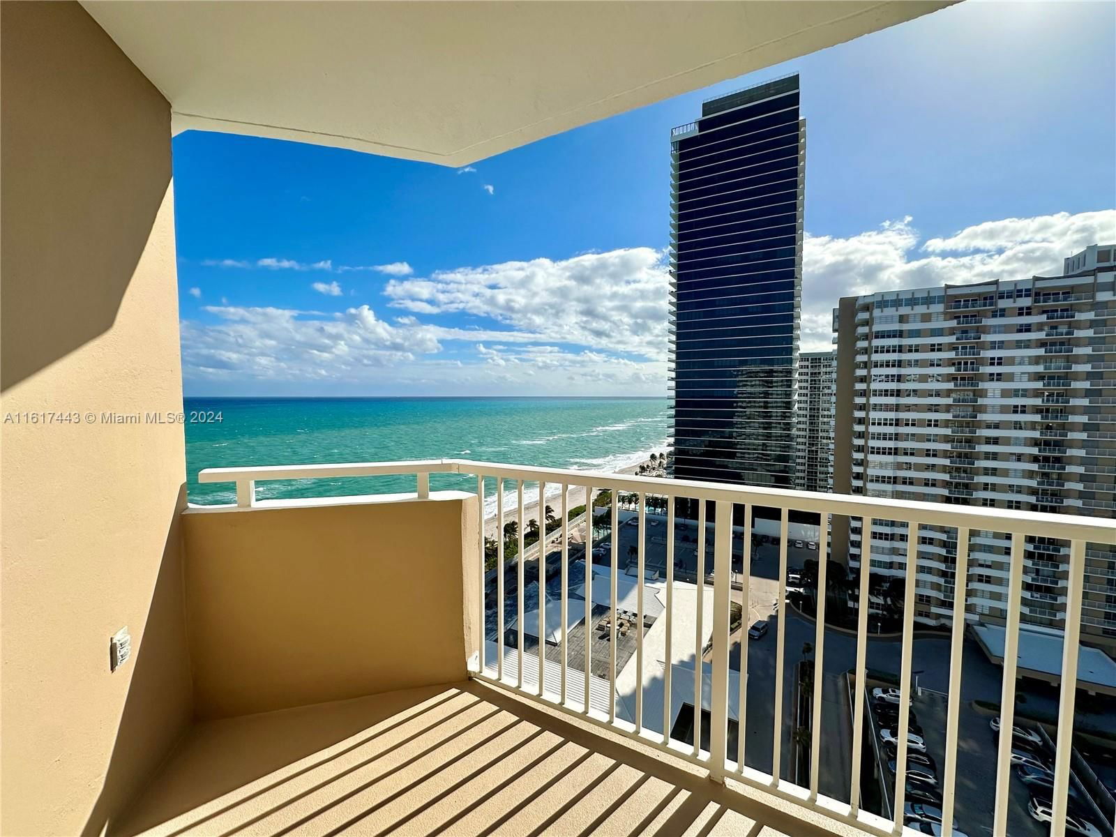 Real estate property located at 1950 Ocean Dr #17J, Broward, Hemispheres Condo, Hallandale Beach, FL