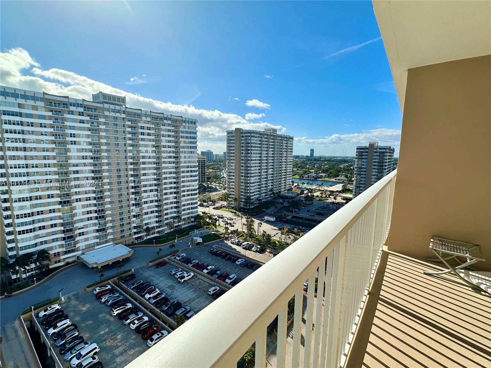 Real estate property located at 1950 Ocean Dr #17J, Broward, Hemispheres Condo, Hallandale Beach, FL