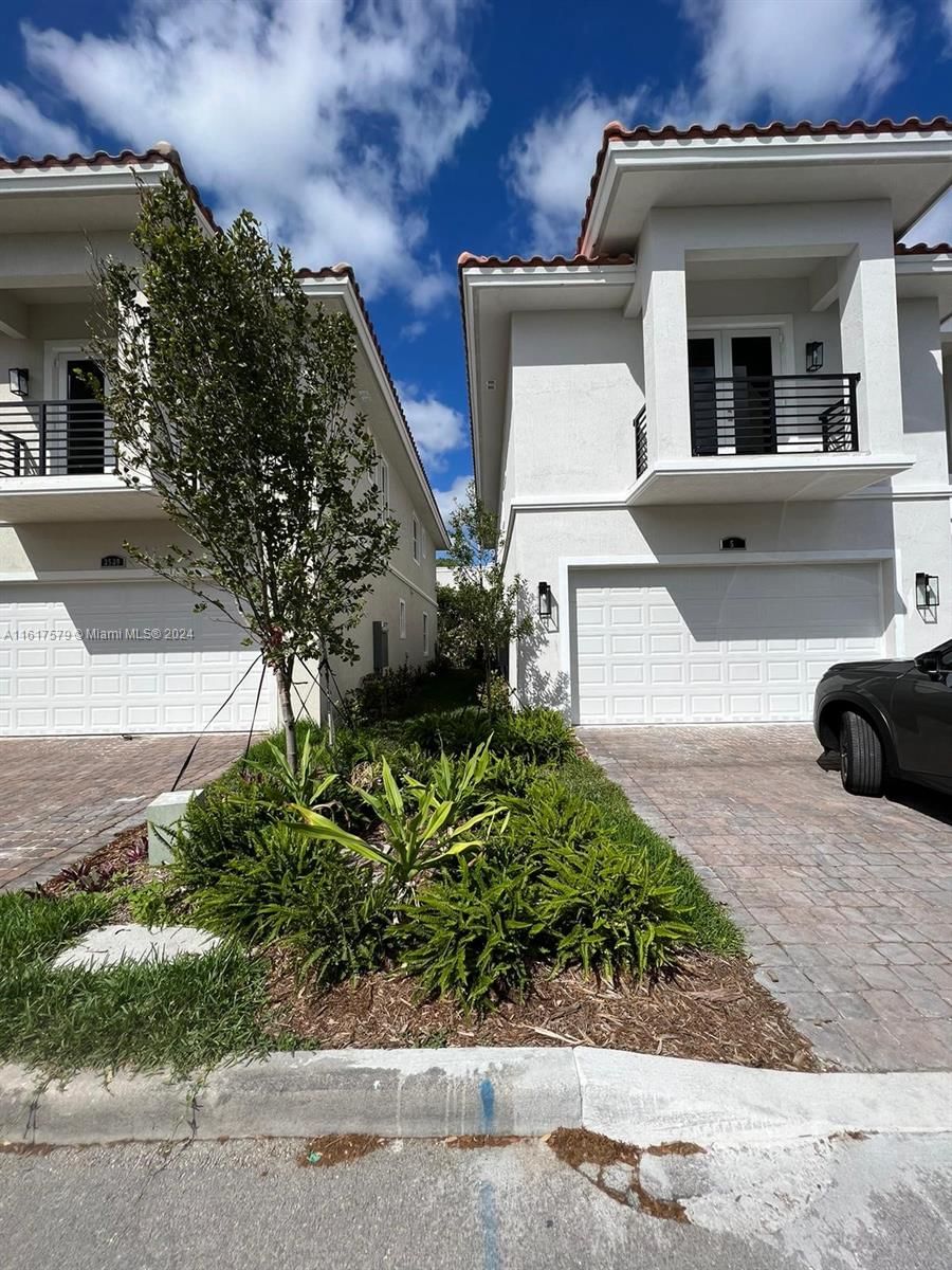 Real estate property located at , Broward, Forest View Estates, Dania Beach, FL