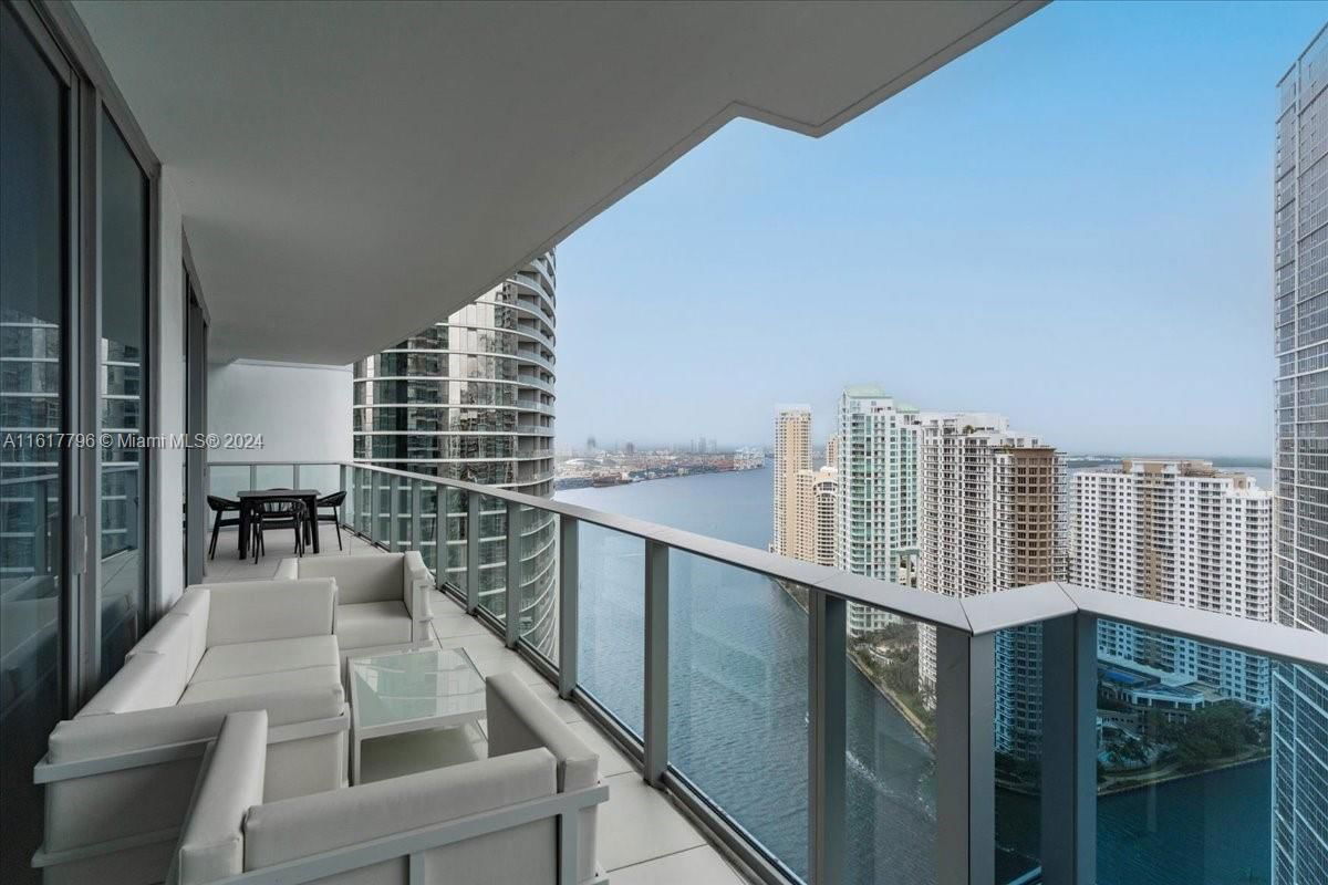 Real estate property located at 200 Biscayne Boulevard Way #3808, Miami-Dade County, EPIC WEST CONDO, Miami, FL