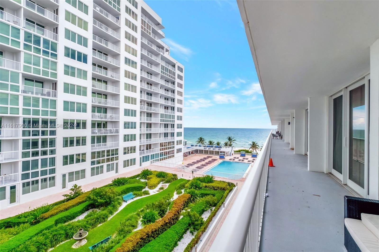 Real estate property located at 5401 Collins Ave #340, Miami-Dade County, THE CARRIAGE HOUSE CONDO, Miami Beach, FL