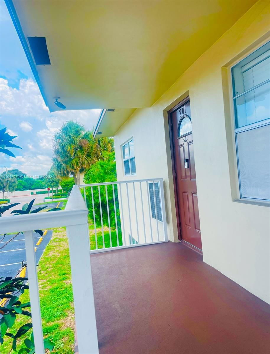 Real estate property located at 601 78th Ter #201, Broward County, ORIOLE GARDENS TWO 53 CON, Margate, FL