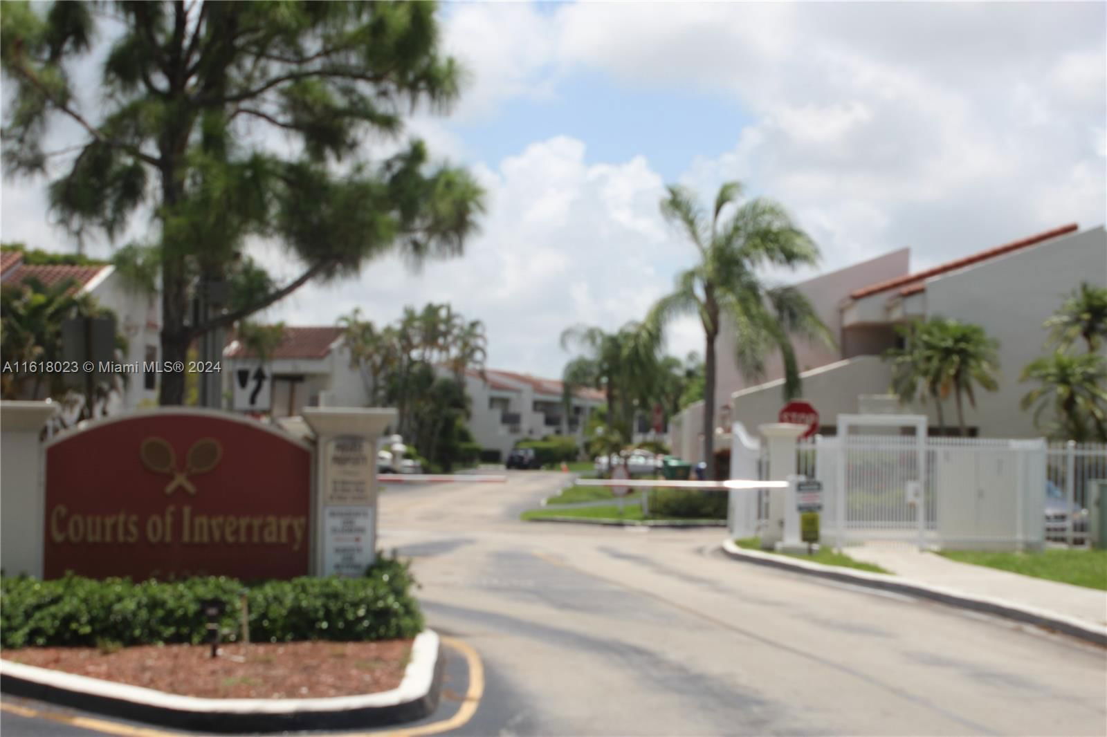 Real estate property located at 6532 Racquet Club Dr #73, Broward County, COURTS OF INVERRARY PHASE, Lauderhill, FL