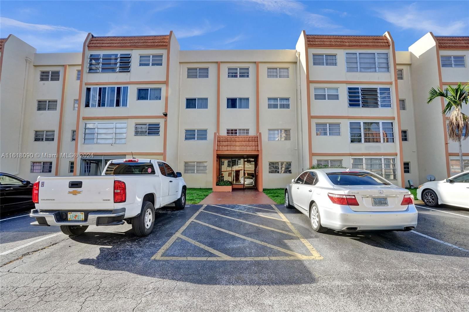 Real estate property located at 2451 41st Ave #306, Broward, CYPRESS TREE CONDO BLDG 5, Lauderhill, FL