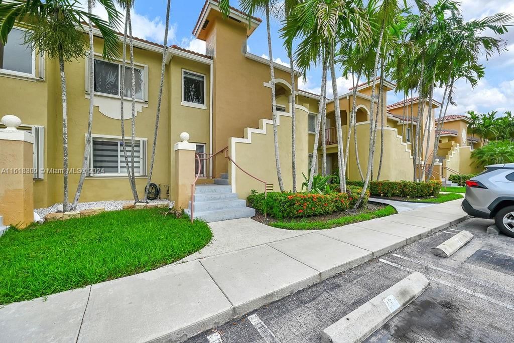 Real estate property located at 7921 6th St #202, Broward County, COVE AT FRENCH VILLAS, Pembroke Pines, FL