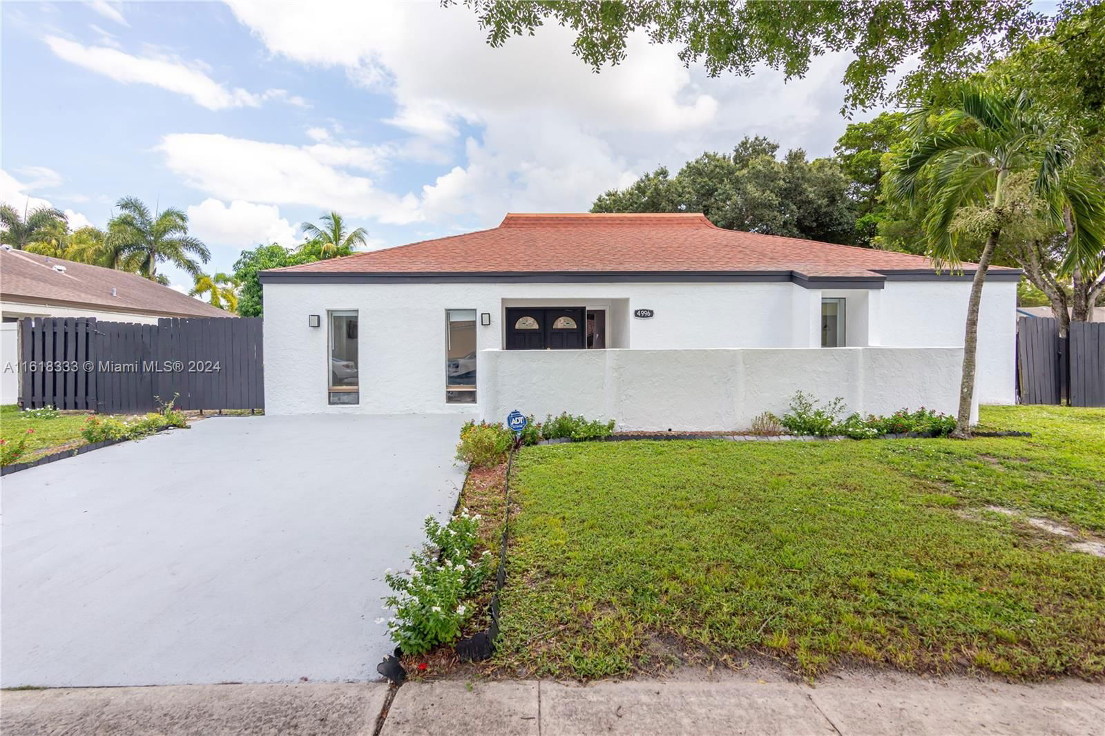 Real estate property located at 4996 95th Ave, Broward, COUNTRY SECTION 1, Cooper City, FL