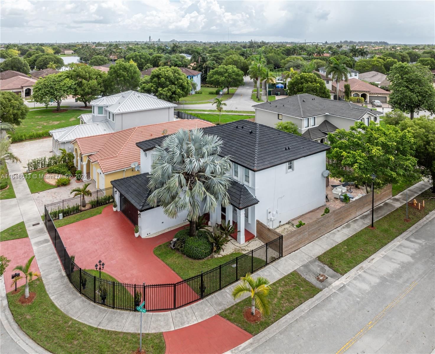 Real estate property located at 1733 151st Pl, Miami-Dade, GRAND LAKES PHASE III, Miami, FL