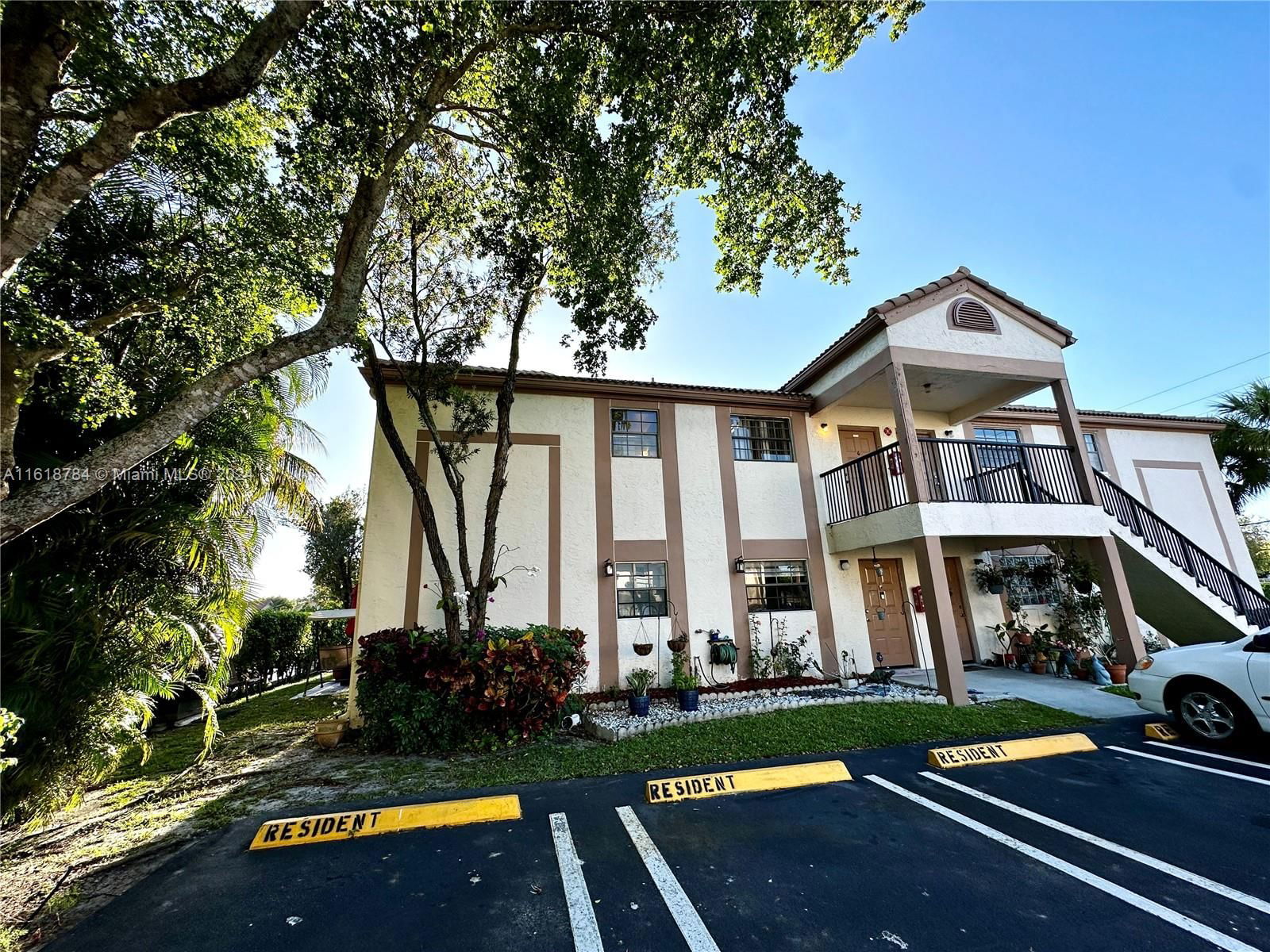 Real estate property located at 12262 Royal Palm Blvd B-8, Broward, GRENADIER TRACE I CONDO, Coral Springs, FL