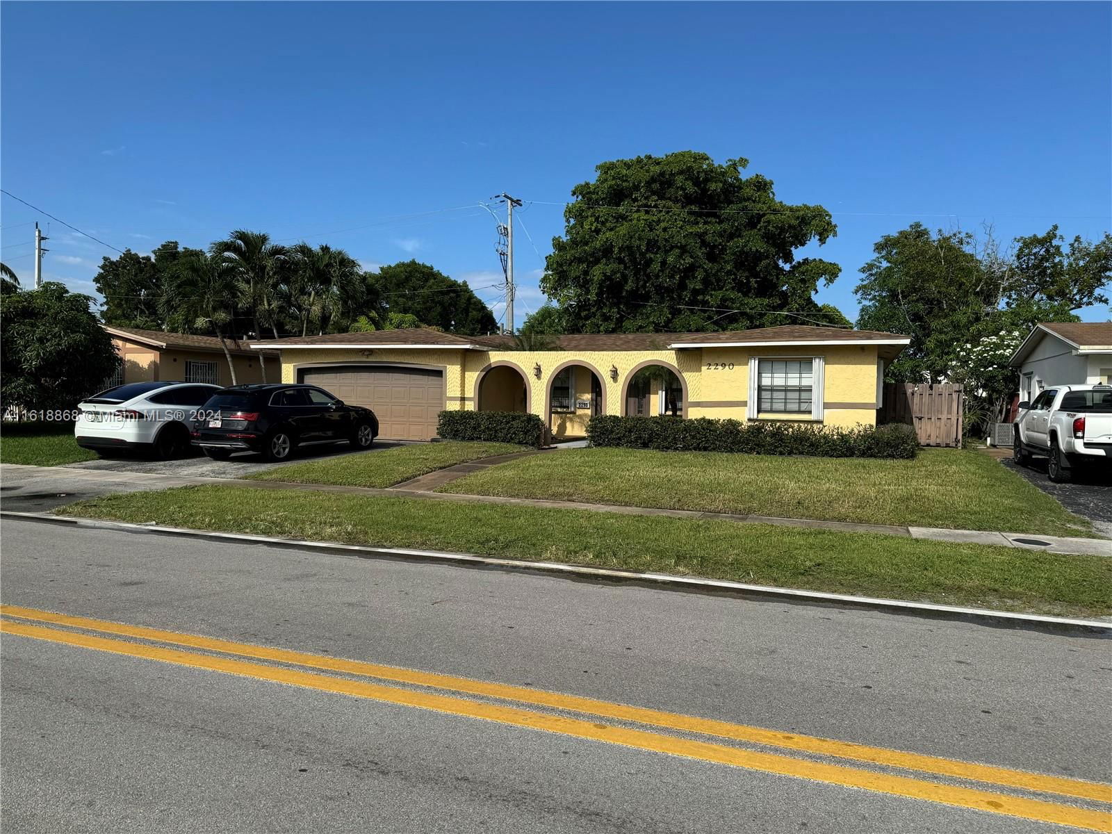 Real estate property located at 2290 32nd Ter, Broward County, LAUDERDALE LAKES EAST GAT, Lauderdale Lakes, FL