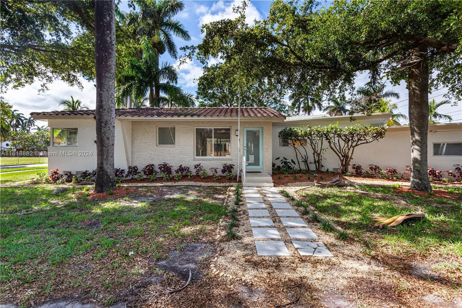 Real estate property located at 300 13th Ave, Broward County, HOLLYWOOD LAKES SECTION, Hollywood, FL
