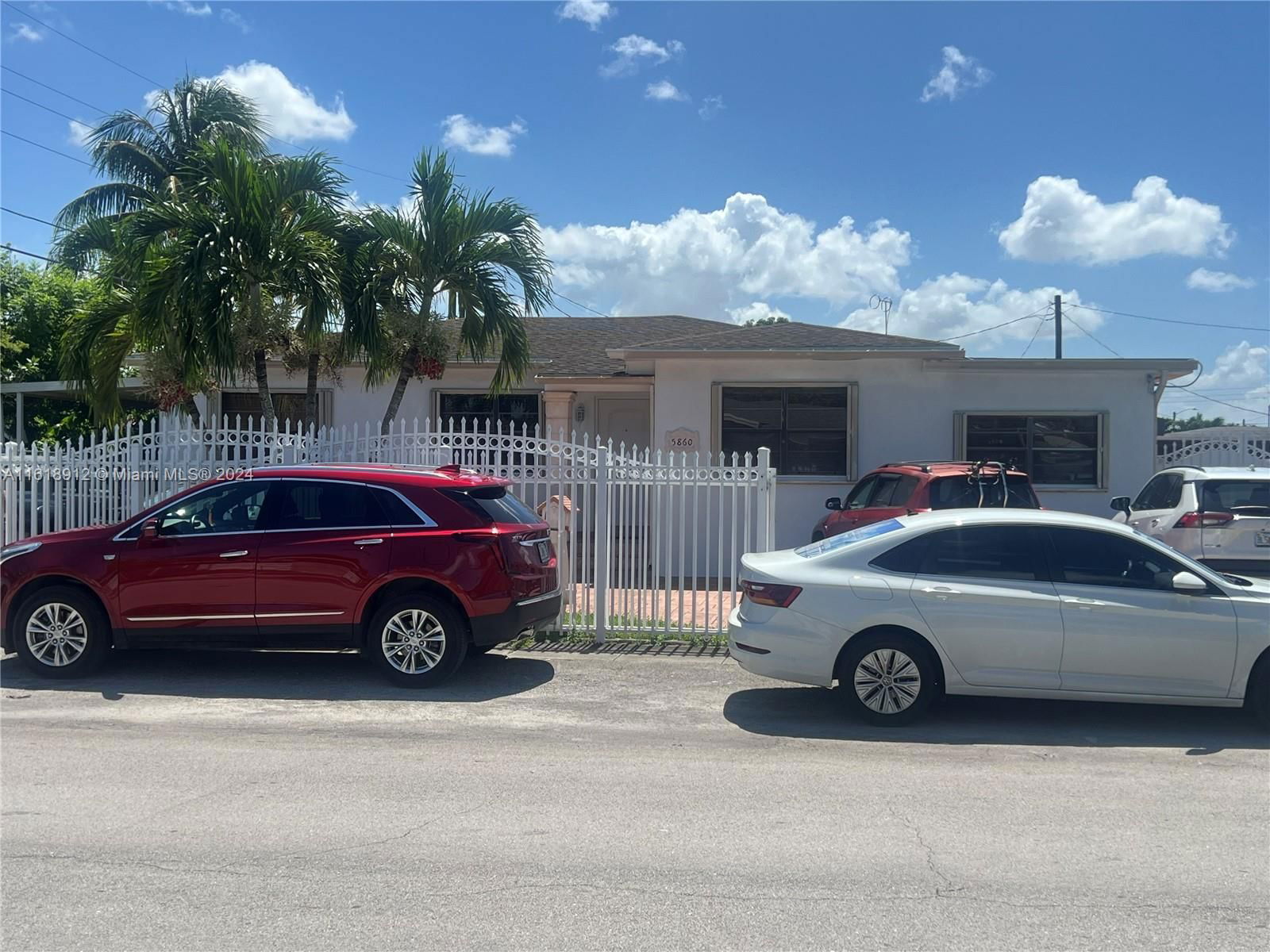 Real estate property located at 5860 5th Ave, Miami-Dade County, LOGAN CREST REV PL, Hialeah, FL
