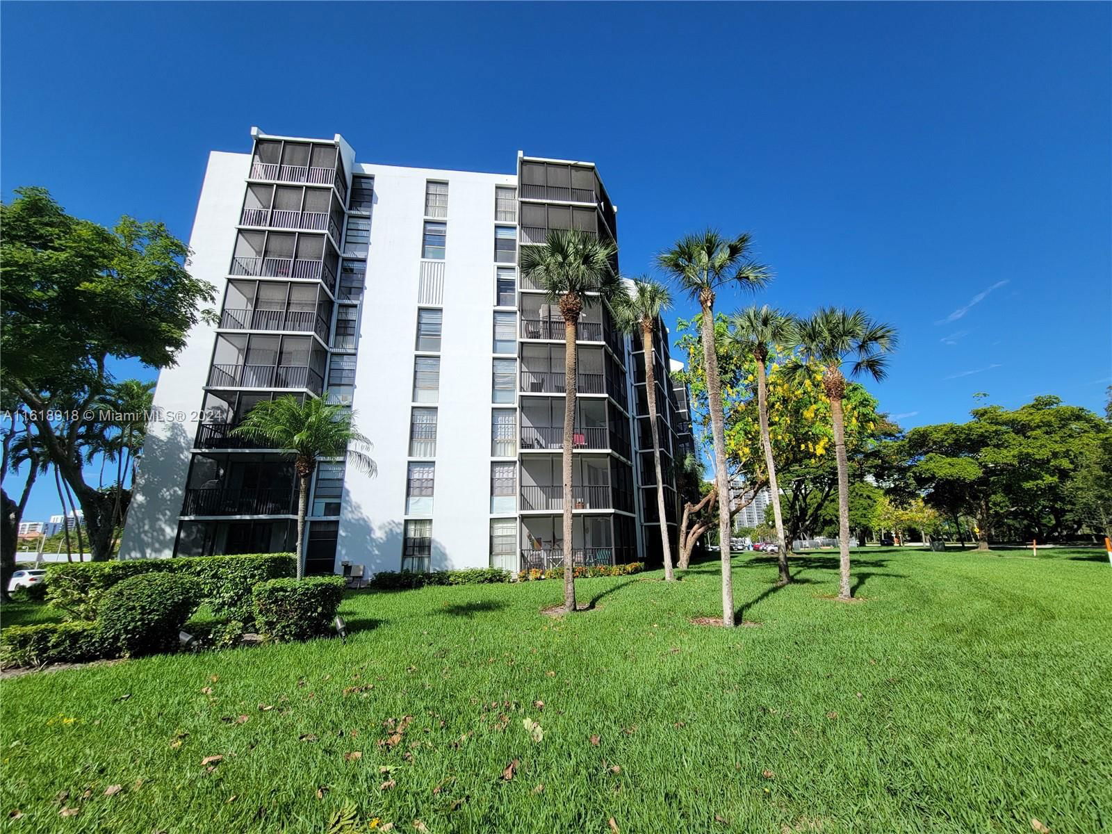 Real estate property located at 3401 Country Club Dr #507, Miami-Dade, ENSENADA CONDO BLDG E-II, Aventura, FL