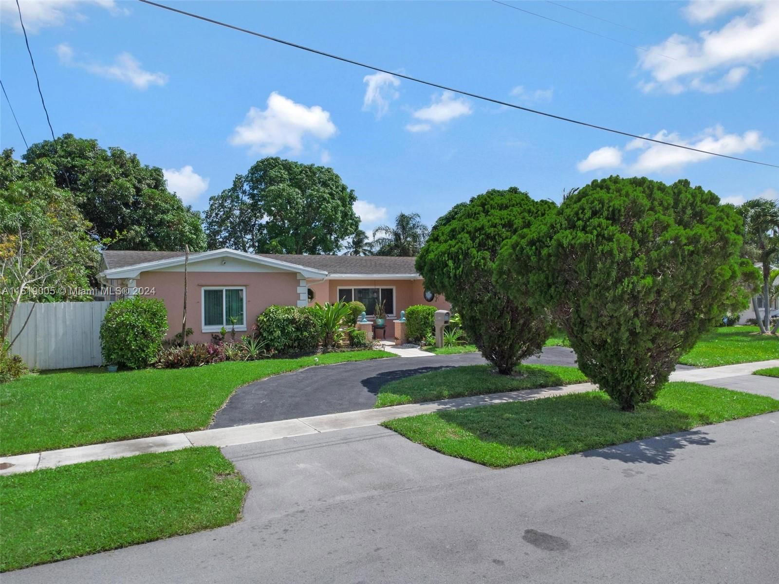 Real estate property located at 3700 27th St, Broward County, LAUDERDALE LAKES EAST GAT, Lauderdale Lakes, FL