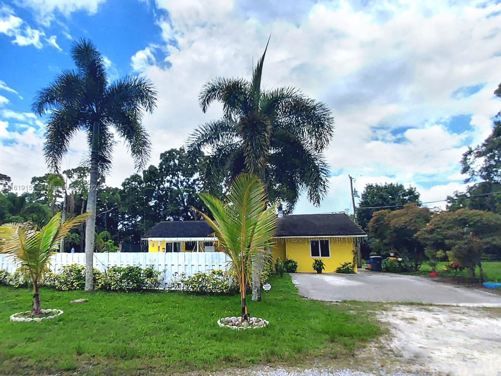 Real estate property located at 10646 Barn Rd, Palm Beach County, HERITAGE FARMS, Lake Worth, FL