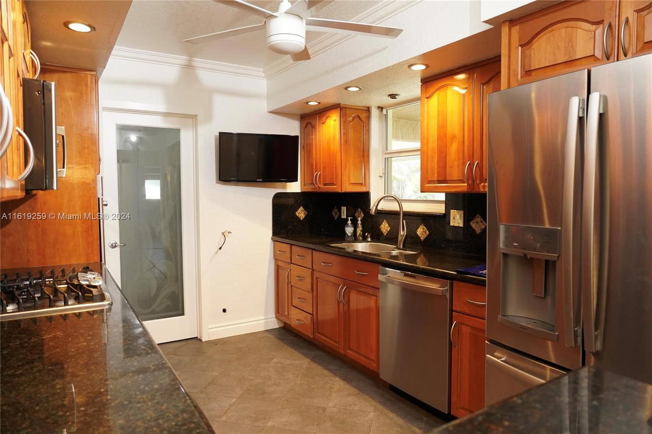 Real estate property located at 4205 Mckinley St, Broward, Hollywood Hills, Hollywood, FL