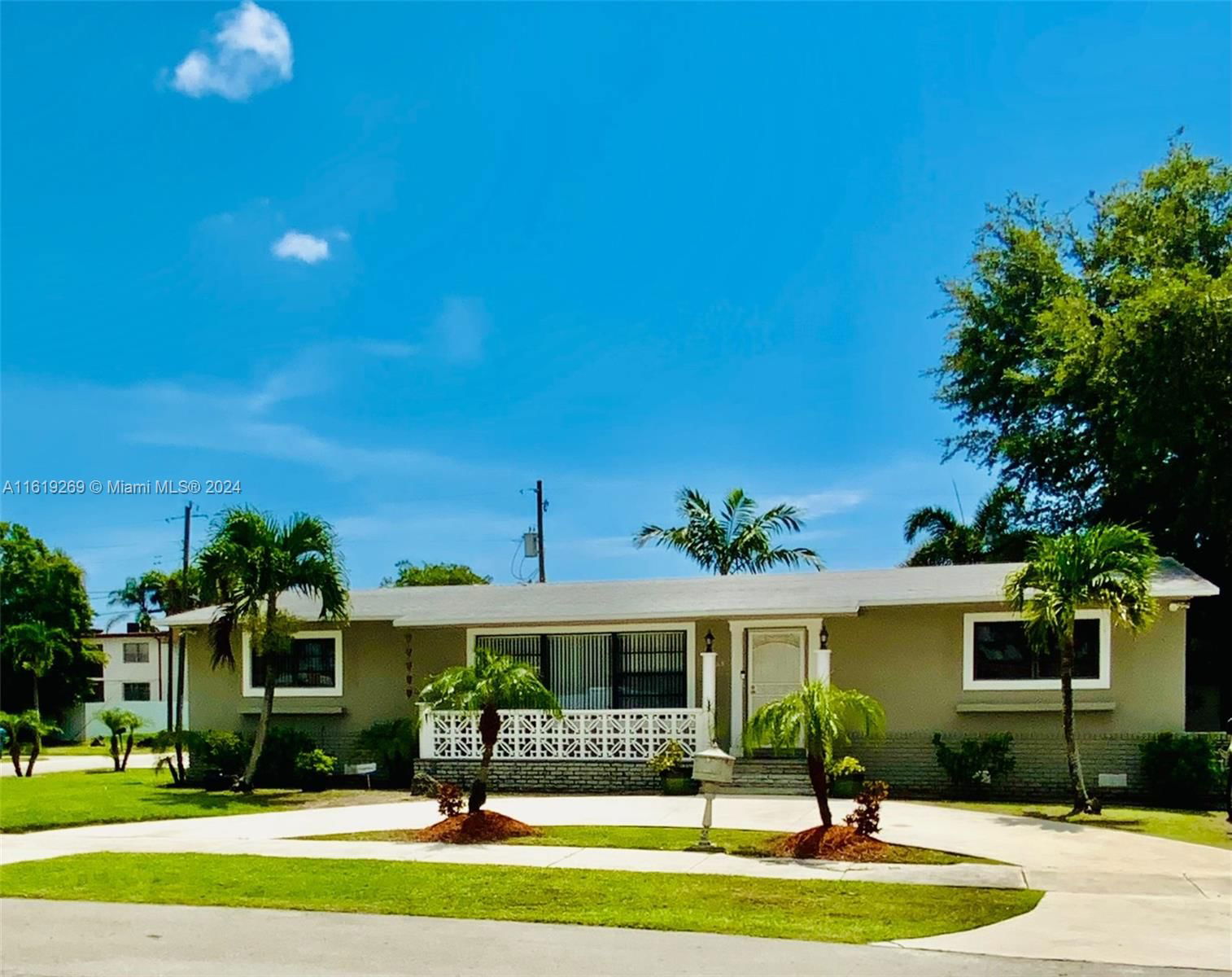 Real estate property located at 15635 2nd Ct, Miami-Dade County, SHANKUHN SUB, Miami, FL