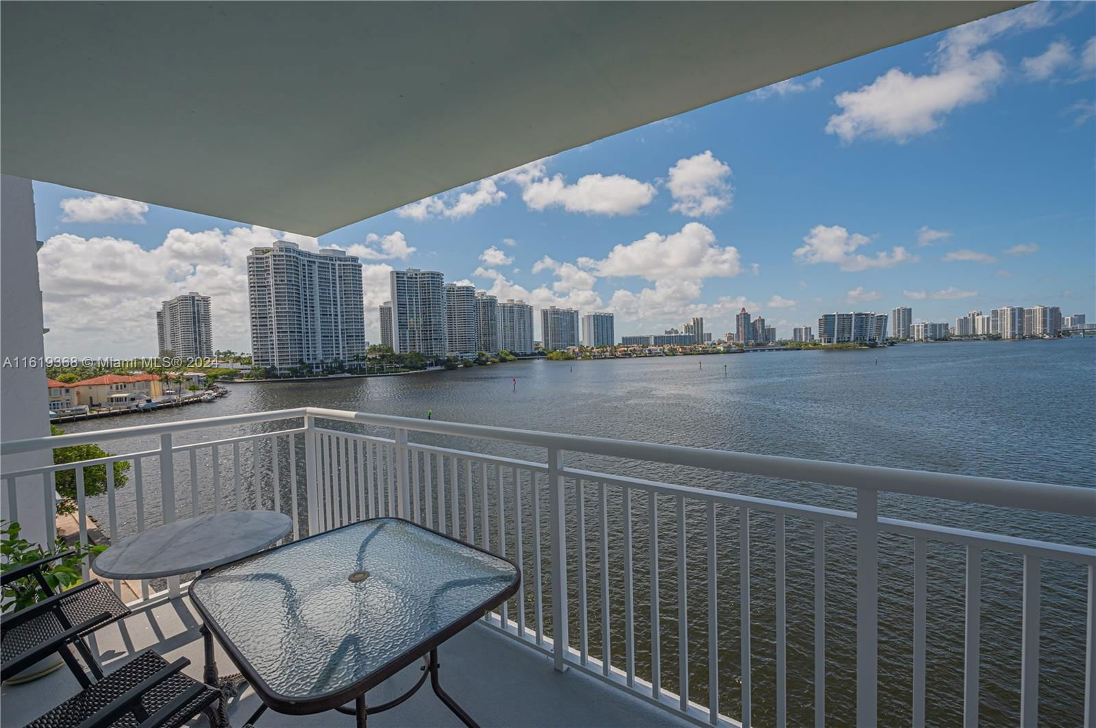 Real estate property located at 301 174th St #618, Miami-Dade, WINSTON TOWERS 500 CONDO, Sunny Isles Beach, FL