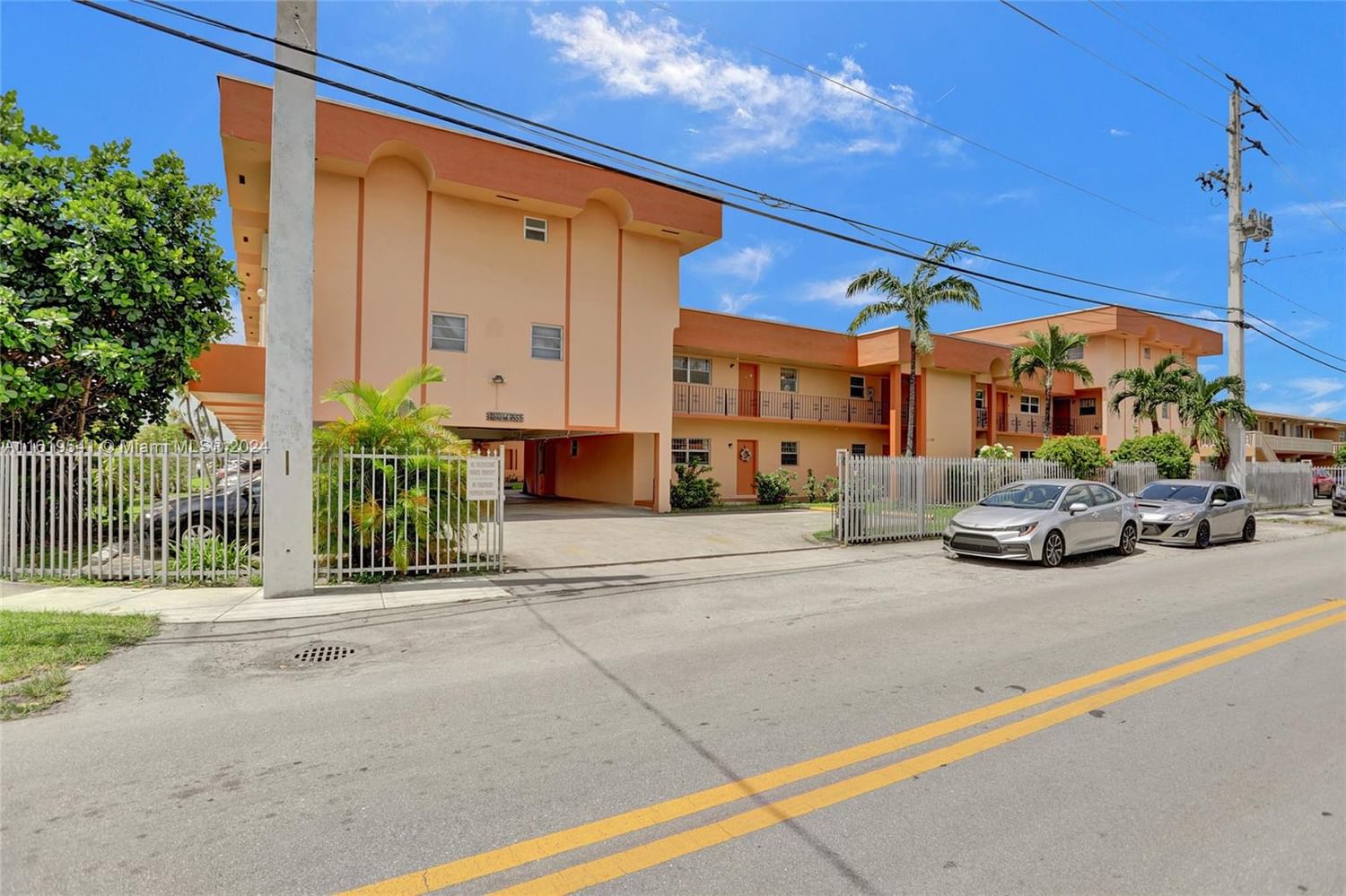 Real estate property located at 1100 35th St #29, Miami-Dade, BEMAR PATIO CONDO, Hialeah, FL