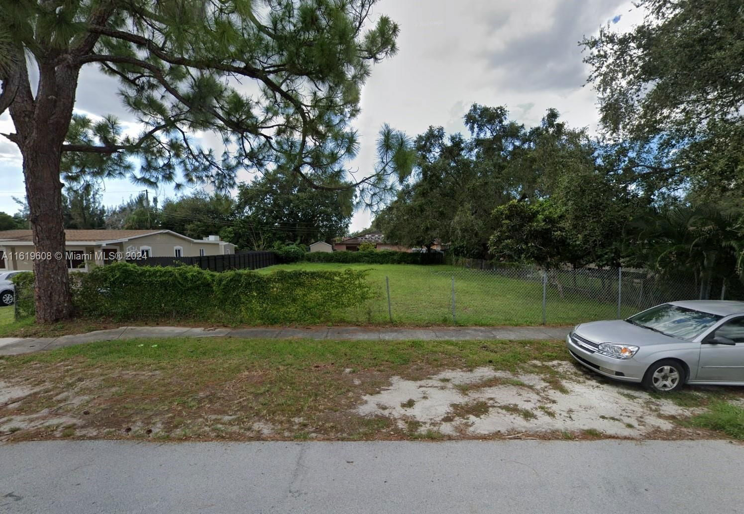 Real estate property located at XXXX XXX ST, Miami-Dade County, VENETIAN GARDEN REV, Miami Gardens, FL