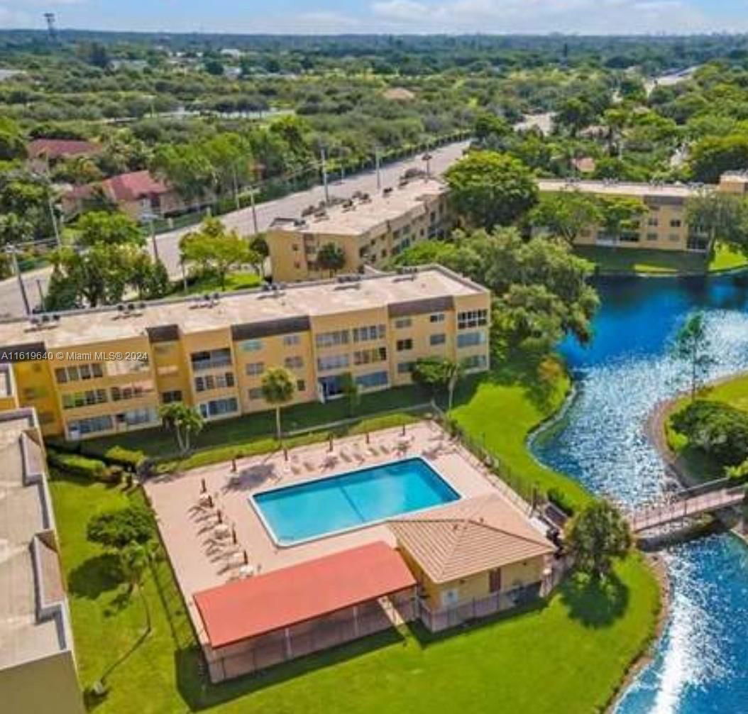 Real estate property located at 6001 61st Ave #302, Broward County, BERMUDA CLUB FIVE CONDO, Tamarac, FL