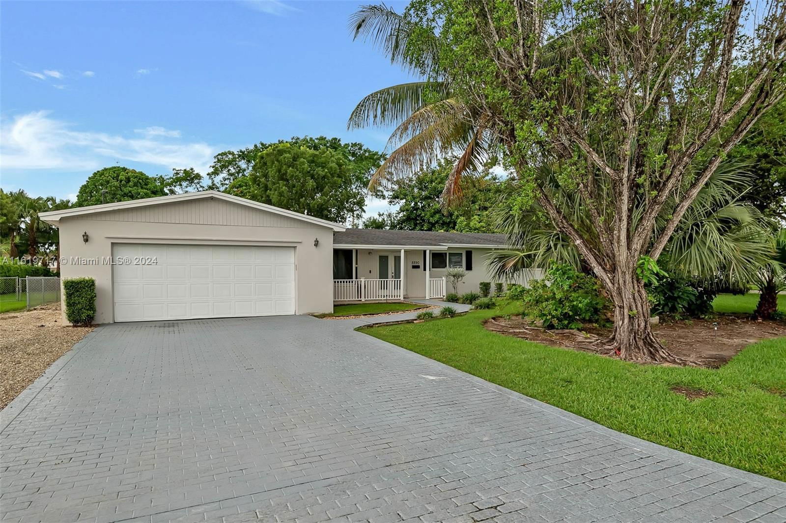 Real estate property located at 8890 155th Ter, Miami-Dade County, CORAL REEF ESTATES 2ND AD, Palmetto Bay, FL