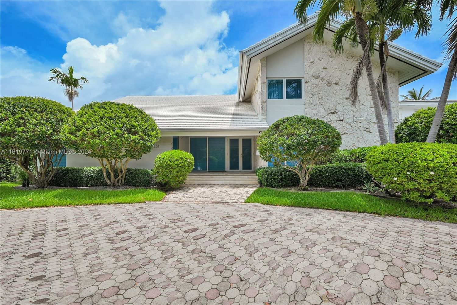 Real estate property located at 1251 Kane Concourse, Miami-Dade, BAY HARBOR ISLAND, Bay Harbor Islands, FL