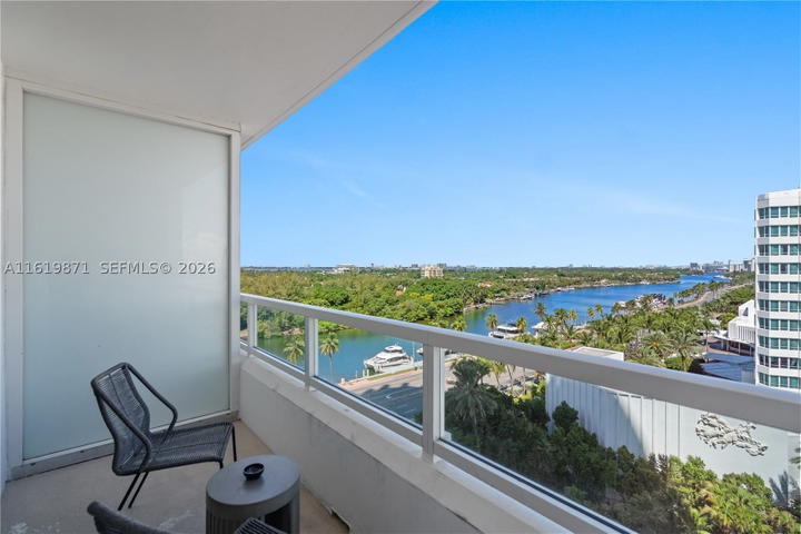Real estate property located at 4401 COLLINS AVE #1007, Miami-dade, Fontainebleau Ii Tresor, Miami Beach, FL