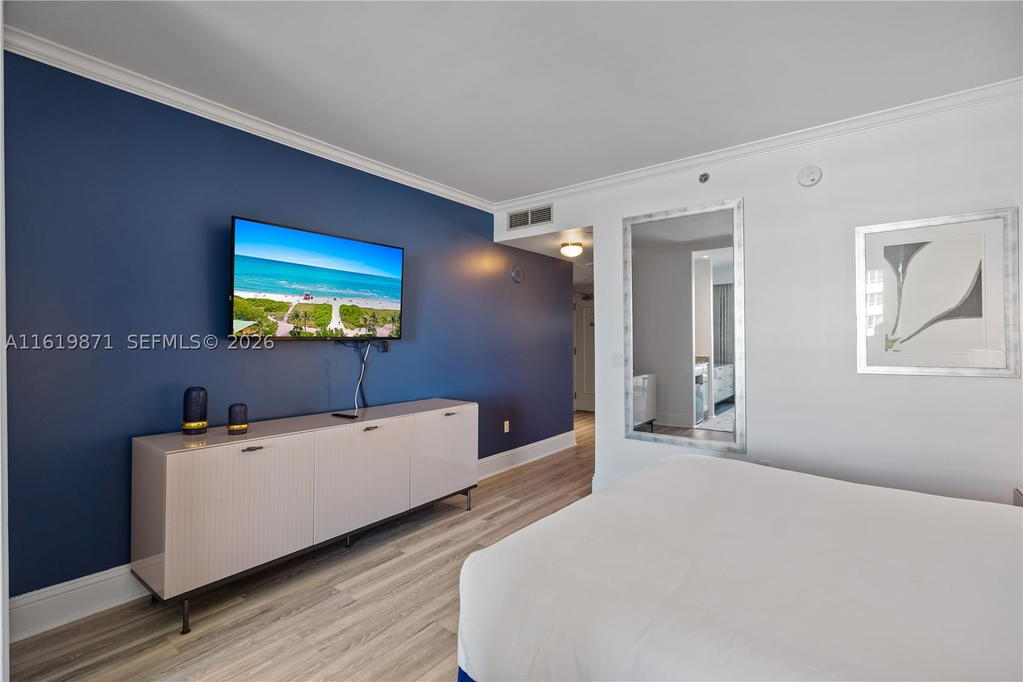 Real estate property located at 4401 COLLINS AVE #1007, Miami-dade, Fontainebleau Ii Tresor, Miami Beach, FL