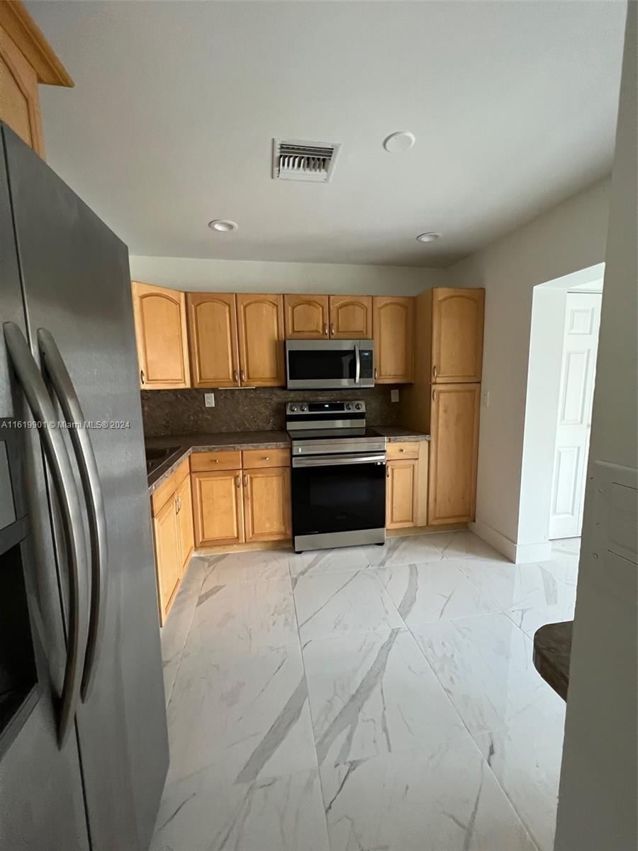 Real estate property located at 889 214th Ln #4, Miami-Dade County, SIERRA RIDGE CONDO A, Miami, FL