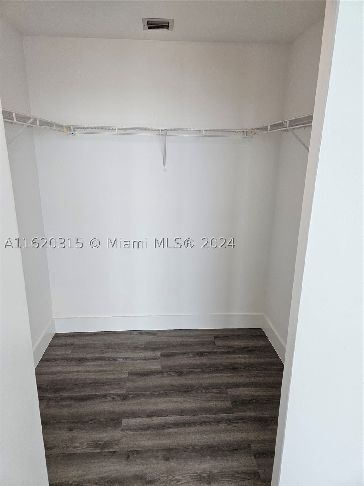 Real estate property located at 888 Biscayne Blvd #4001, Miami-dade, Marinablue Condo, Miami, FL