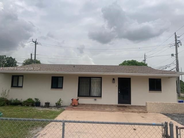 Real estate property located at 4620 203rd Ter, Miami-Dade County, CAROL CITY GARDENS 2ND AD, Miami Gardens, FL