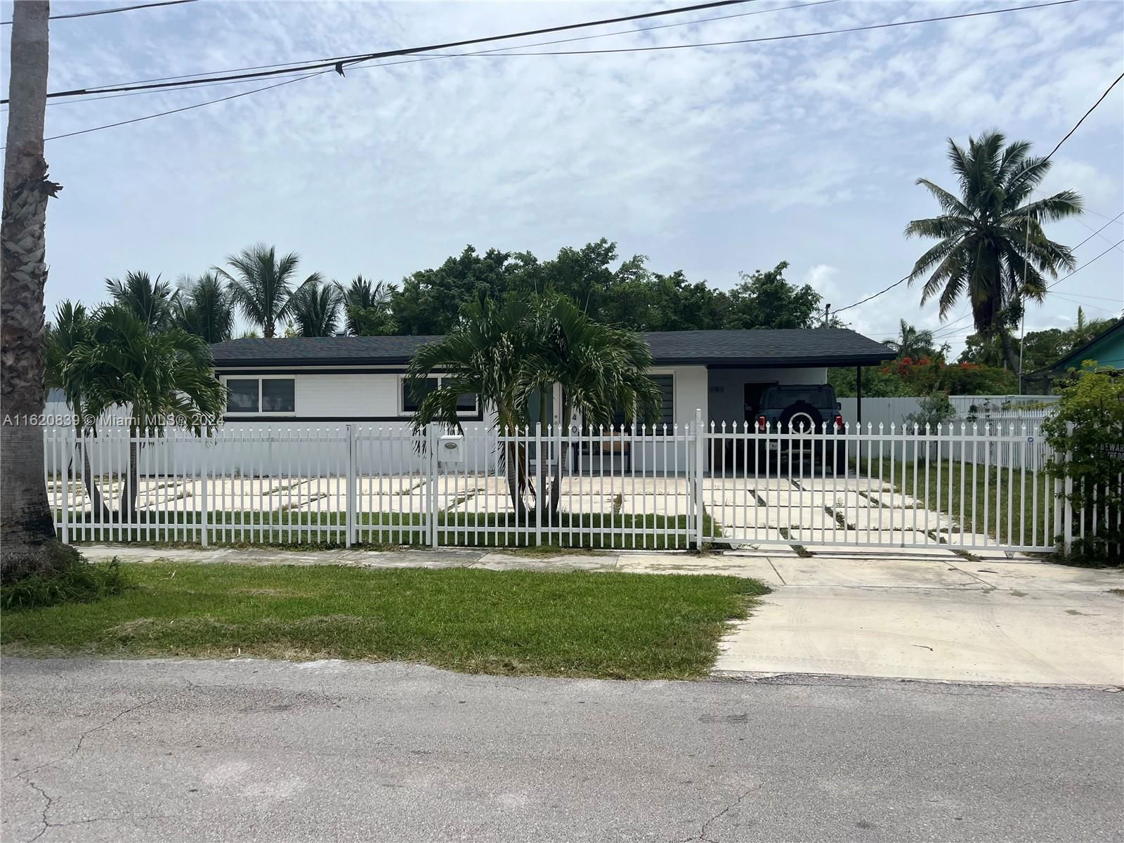 Real estate property located at 9940 215th St, Miami-Dade County, CUTLER RIDGE SEC 7, Cutler Bay, FL