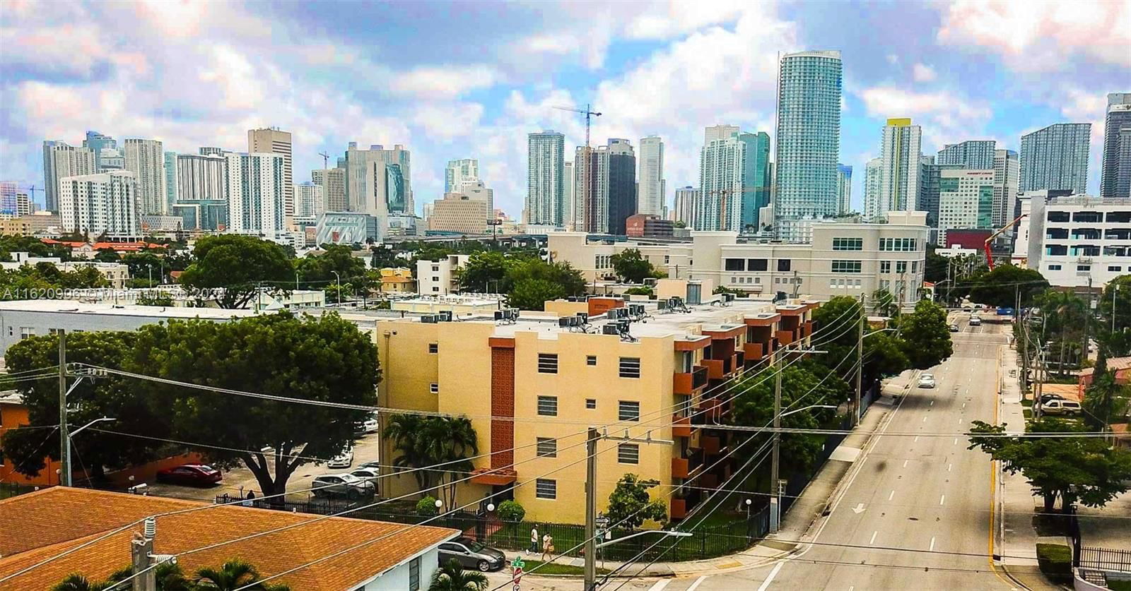 Real estate property located at 677 9th Ave #304, Miami-Dade County, VISTA ALEGRE CONDO, Miami, FL