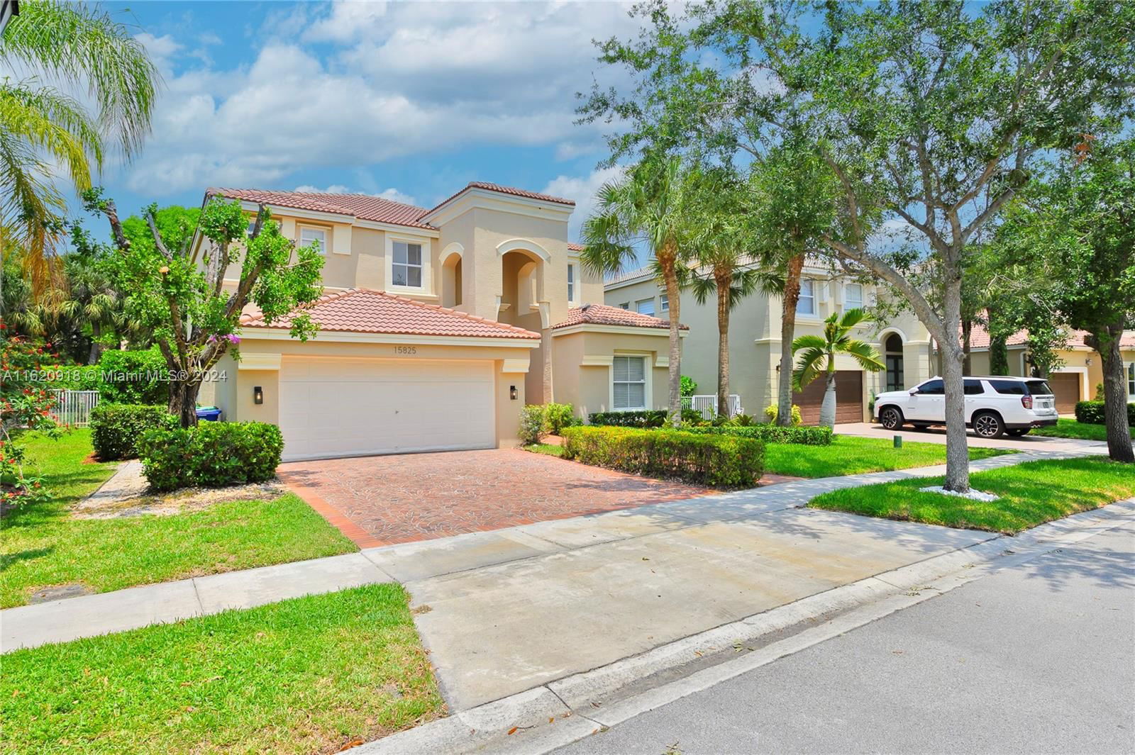 Real estate property located at 15825 49th Ct, Broward County, RIVIERA ISLES II, Miramar, FL