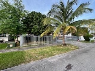 Real estate property located at 19633 123rd Ave, Miami-Dade, SOUTH MIAMI LAKES, Miami, FL