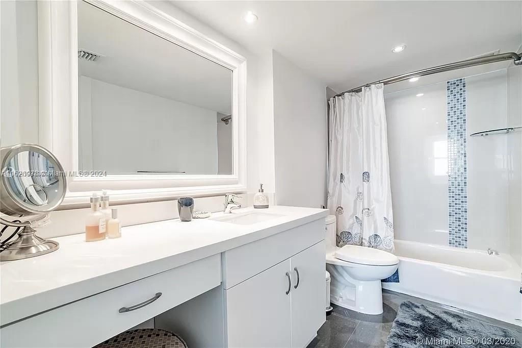 Real estate property located at 5701 Collins Ave #610, Miami-dade, Arlen Beach Condo, Miami Beach, FL