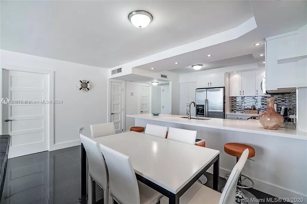 Real estate property located at 5701 Collins Ave #610, Miami-dade, Arlen Beach Condo, Miami Beach, FL