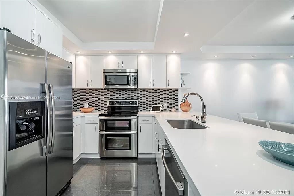 Real estate property located at 5701 Collins Ave #610, Miami-dade, Arlen Beach Condo, Miami Beach, FL
