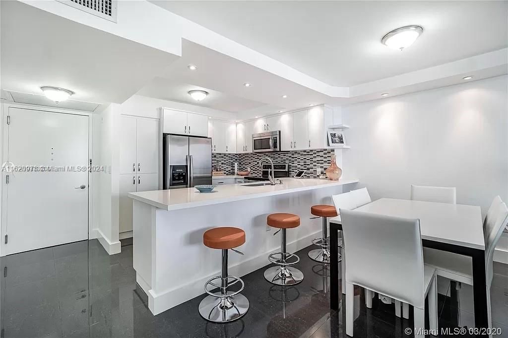 Real estate property located at 5701 Collins Ave #610, Miami-dade, Arlen Beach Condo, Miami Beach, FL