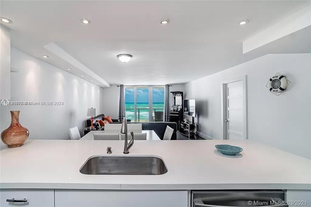 Real estate property located at 5701 Collins Ave #610, Miami-dade, Arlen Beach Condo, Miami Beach, FL
