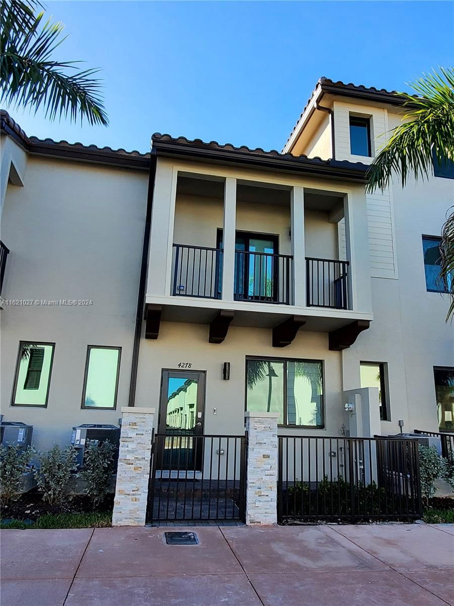 Real estate property located at 4278 82nd Ave #4278, Miami-Dade County, DOWNTOWN DORAL SOUTH PHAS, Doral, FL