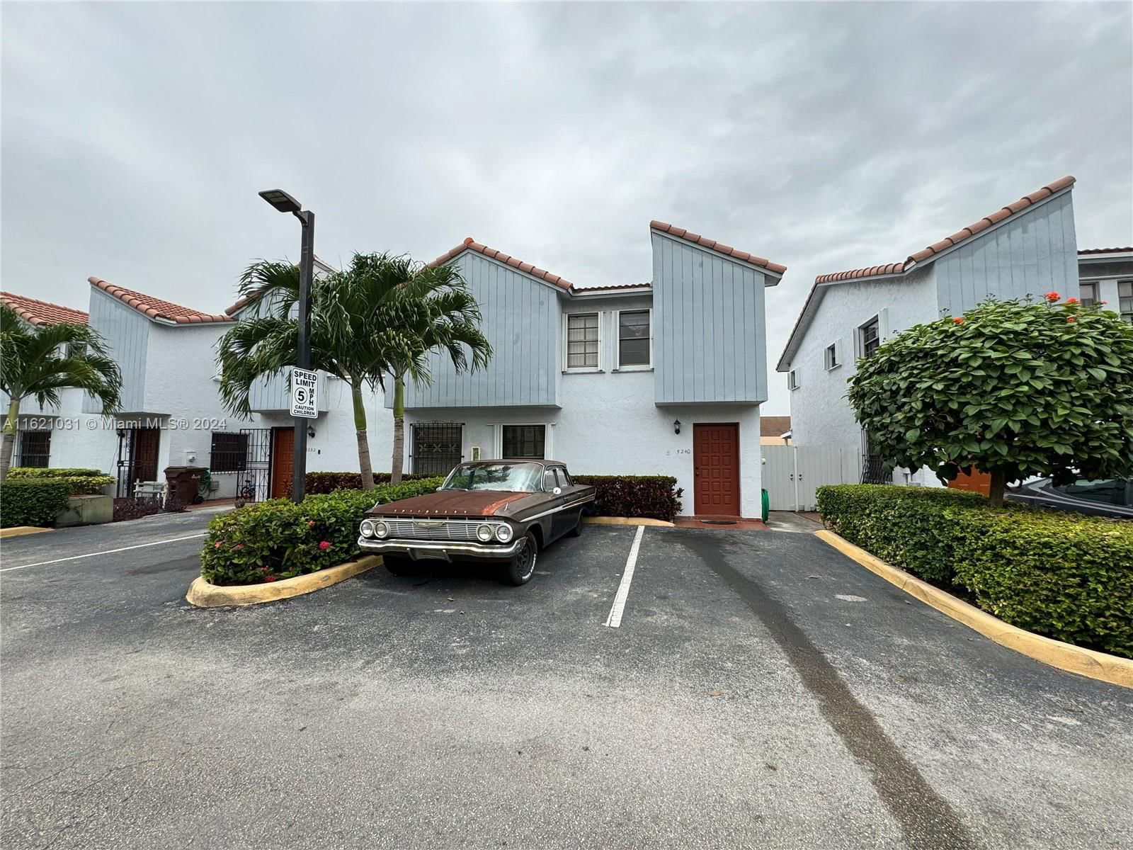 Real estate property located at 5240 24th Ct #5240, Miami-Dade County, QUASAR TWIN HOMES CONDO, Hialeah, FL