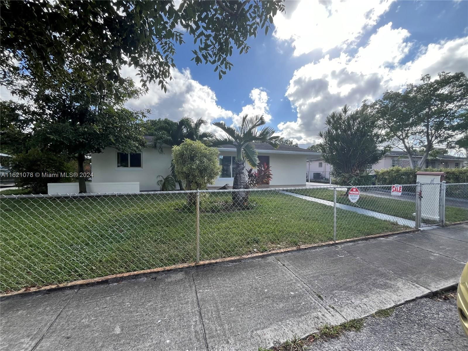 Real estate property located at 4600 203rd Ter, Miami-Dade, CAROL CITY GARDENS 2ND AD, Miami Gardens, FL