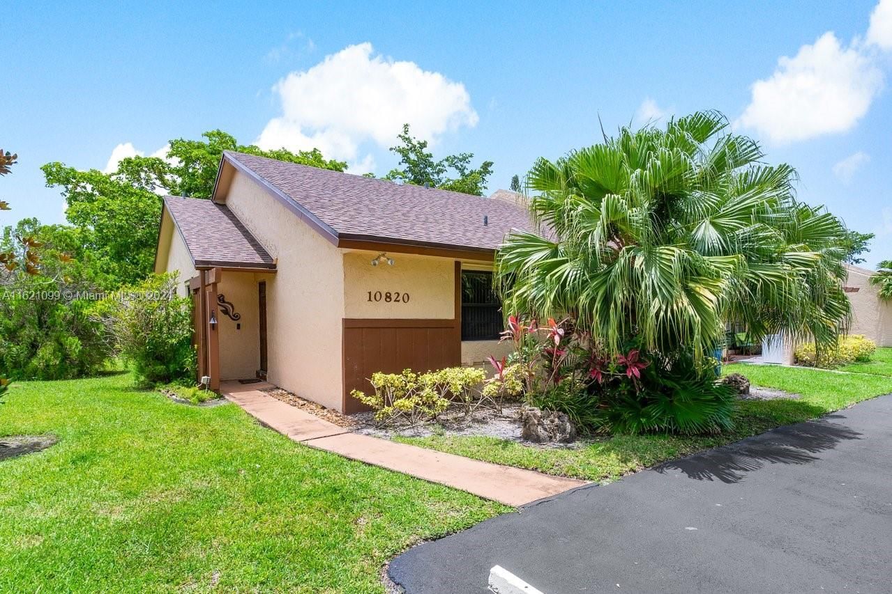 Real estate property located at 10820 30th Pl #241, Broward County, NORTH LAKE TOWNHOMES COND, Sunrise, FL