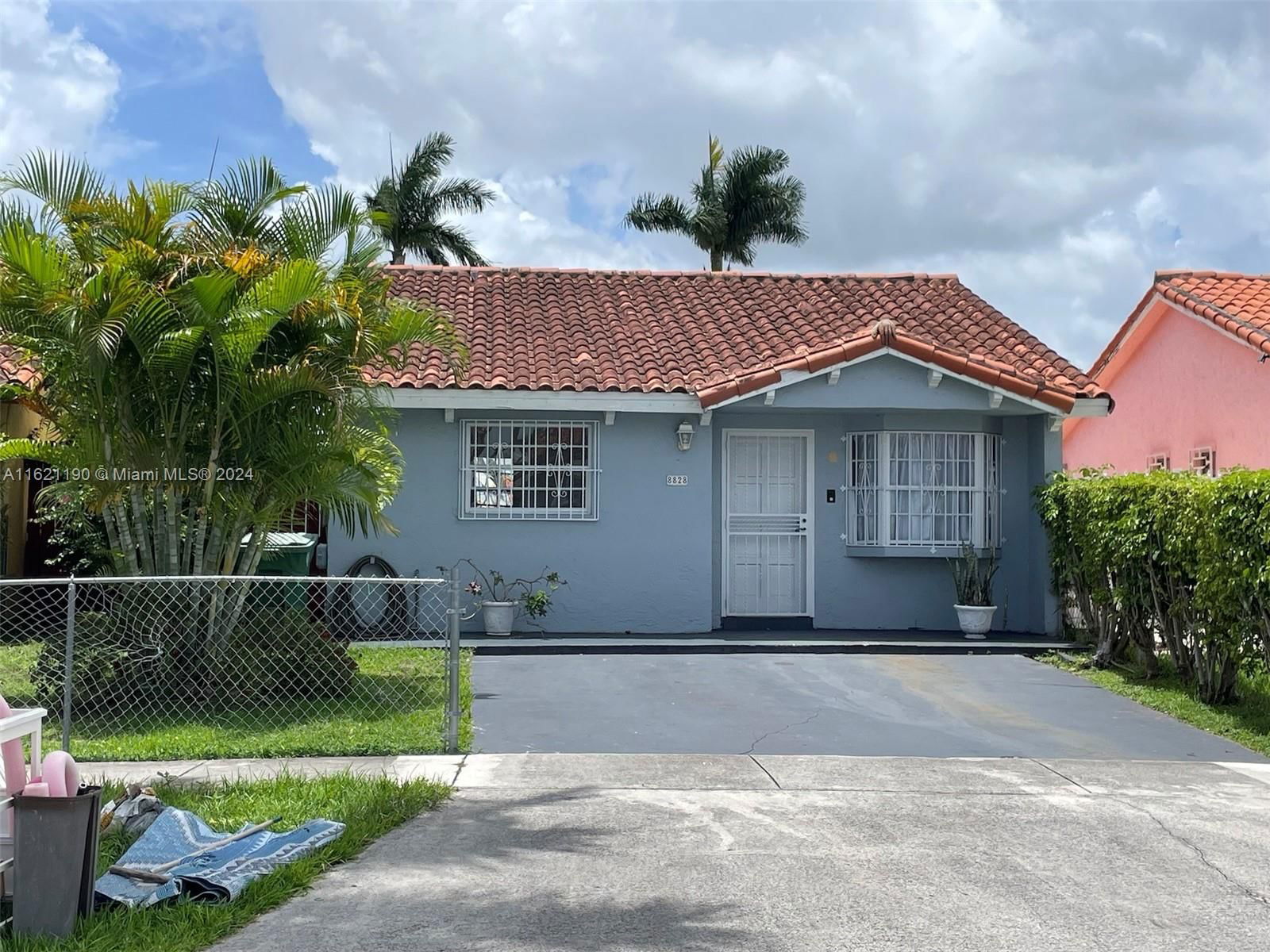 Real estate property located at 8828 114th St, Miami-Dade, LONDON ESTATES 1ST ADDN, Hialeah Gardens, FL