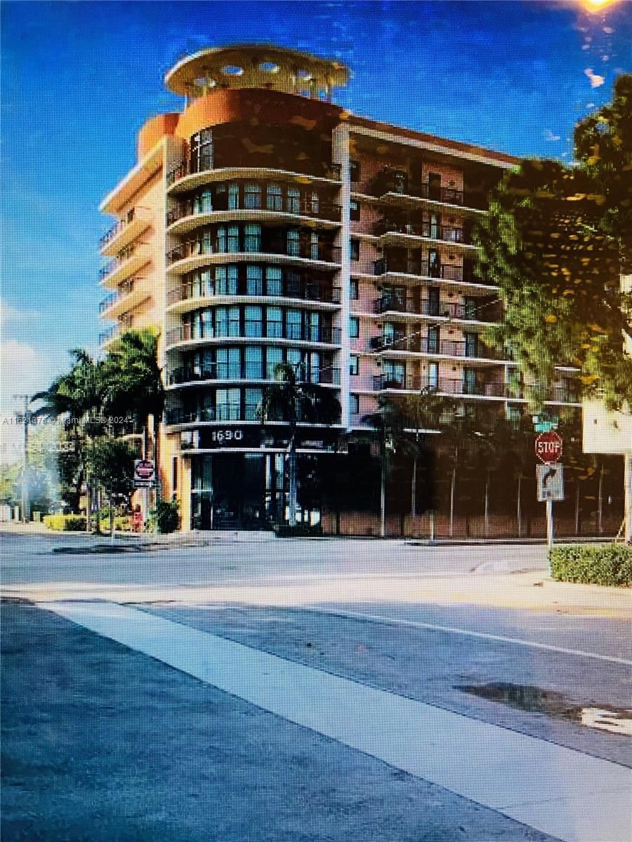 Real estate property located at 1690 27th Ave #504, Miami-Dade, CORAL POINTE CONDO, Miami, FL