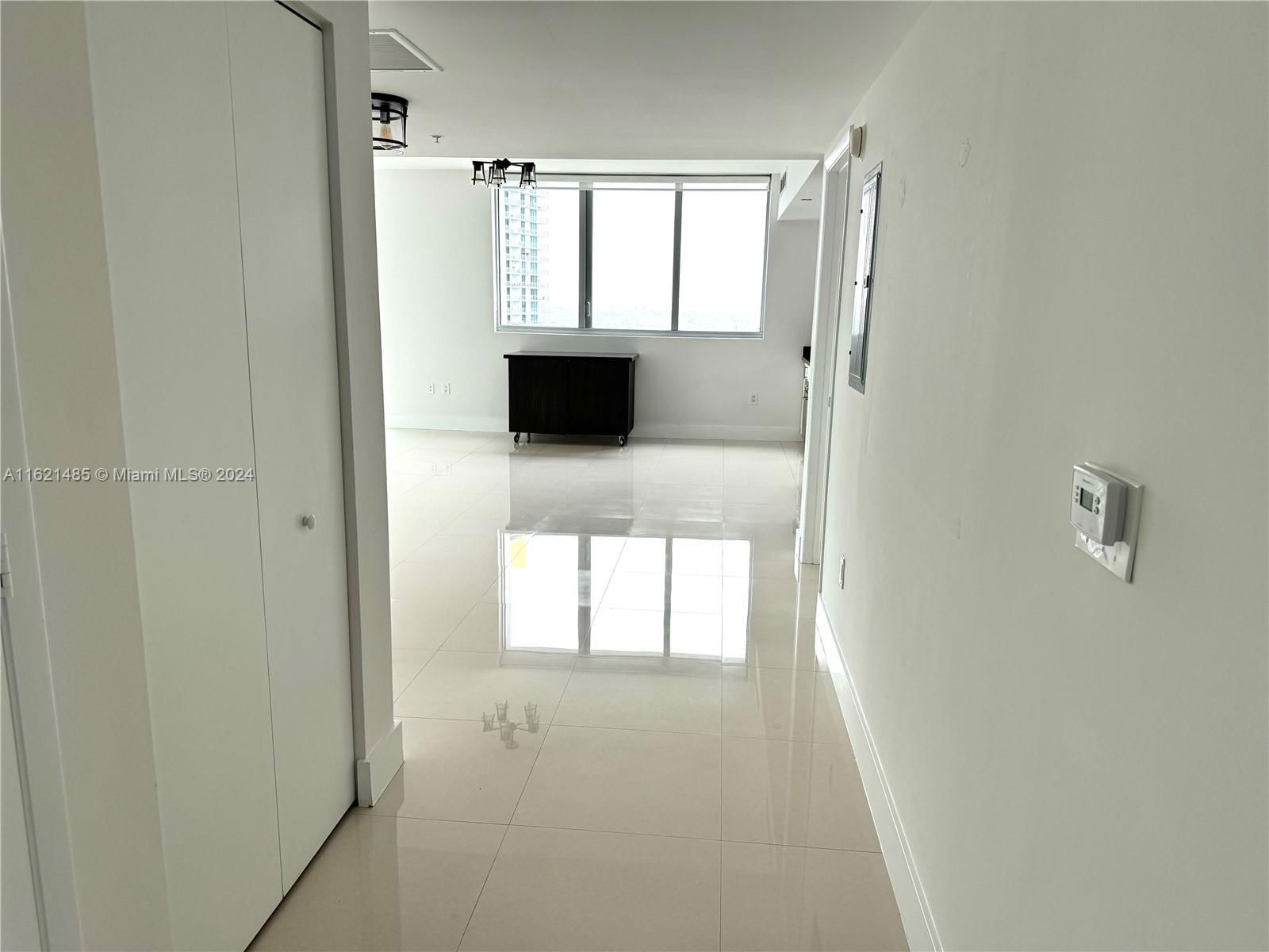 Real estate property located at 92 3rd St #2905, Miami-Dade County, MINT CONDO, Miami, FL