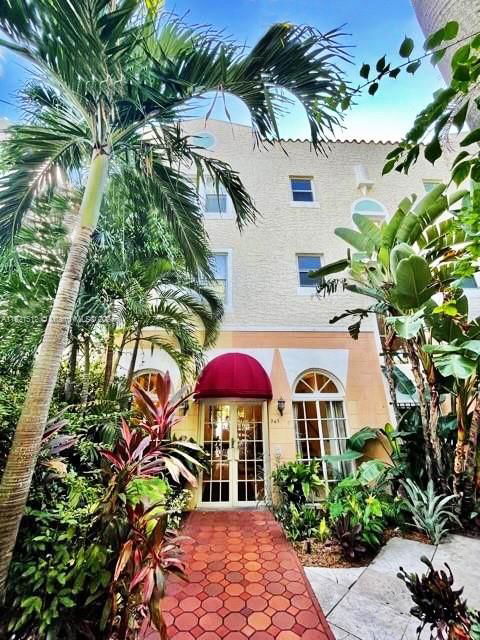 Real estate property located at 747 Michigan Ave #203, Miami-Dade County, VENETIAN VILLAS OF SO BEA, Miami Beach, FL