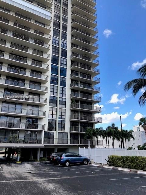 Real estate property located at 3031 Ocean Blvd #306, Broward County, GALT OCEAN TERRACE CONDO, Fort Lauderdale, FL